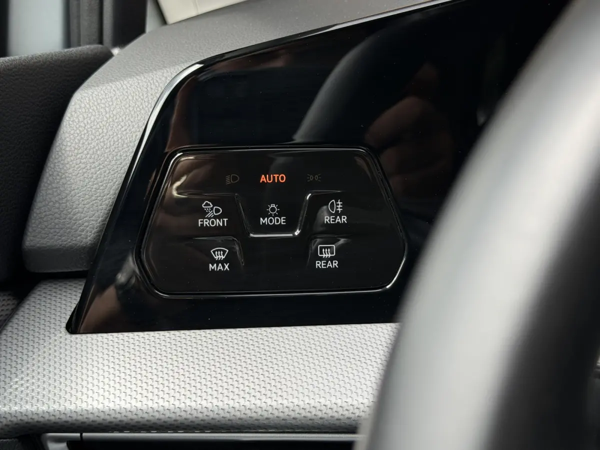1.5 eHybrid Life Edition PHEV | ERGO Massage | LED | Camera | ACC | Sfeerverlichting ( Vestiging - Vianen)