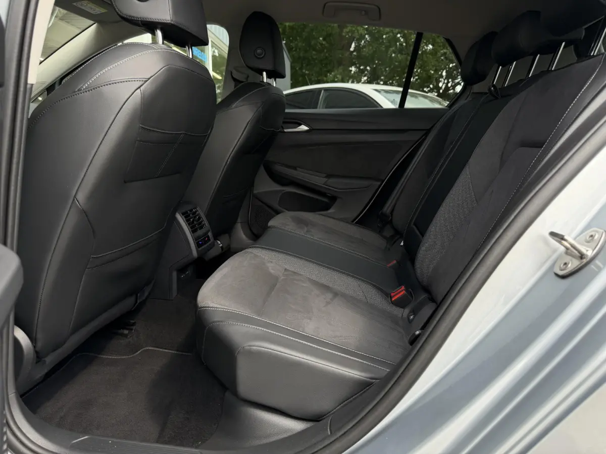 1.5 eHybrid Life Edition PHEV | ERGO Massage | LED | Camera | ACC | Sfeerverlichting ( Vestiging - Vianen)