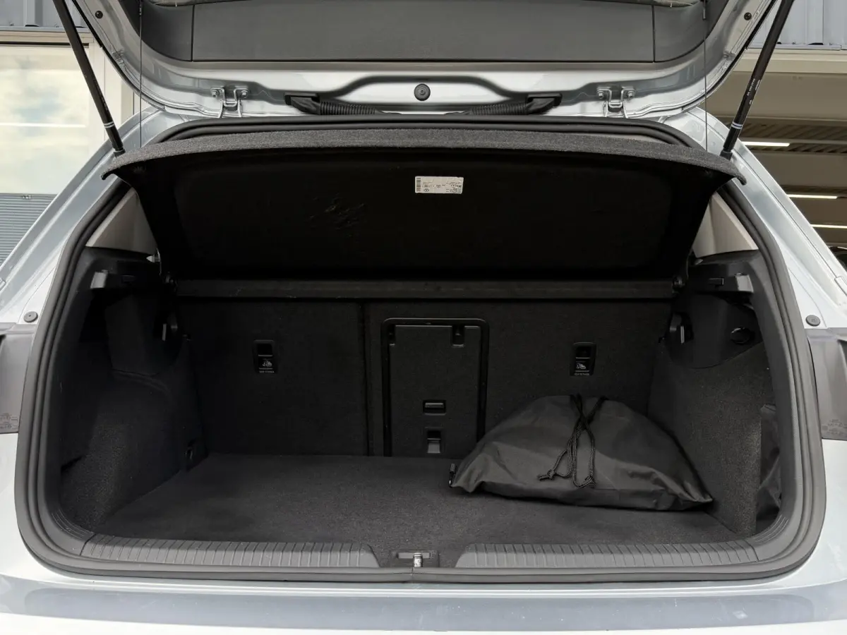 1.5 eHybrid Life Edition PHEV | ERGO Massage | LED | Camera | ACC | Sfeerverlichting ( Vestiging - Vianen)