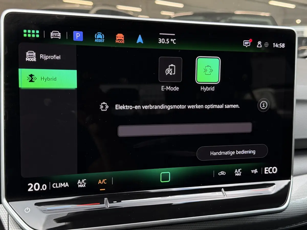 1.5 eHybrid Life Edition PHEV | ERGO Massage | LED | Camera | ACC | Sfeerverlichting ( Vestiging - Vianen)