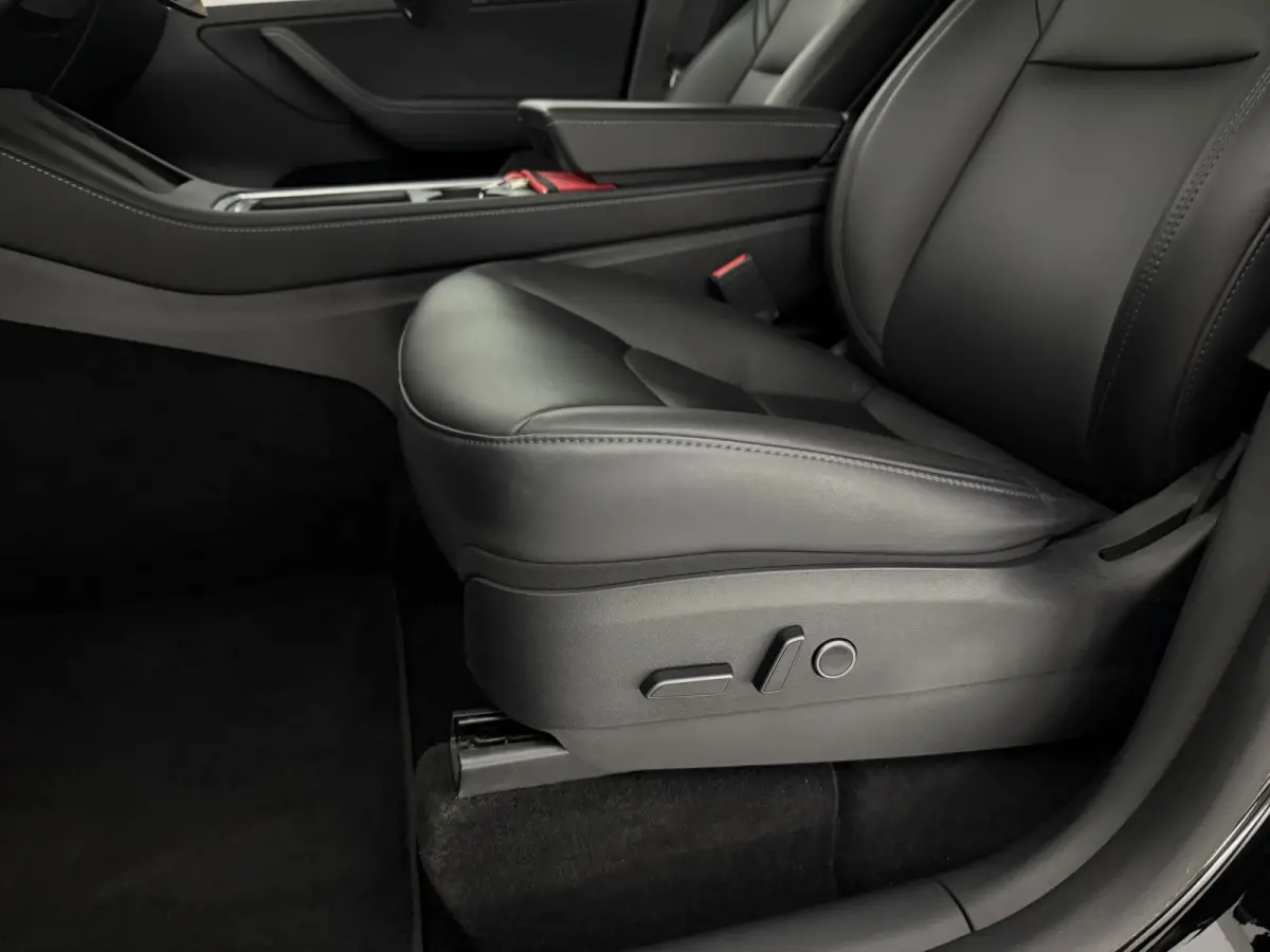 Long Range AWD 75 kWh | Snelladen | SOH 88% | Autopilot | Pano | Memory | Camera | Carplay