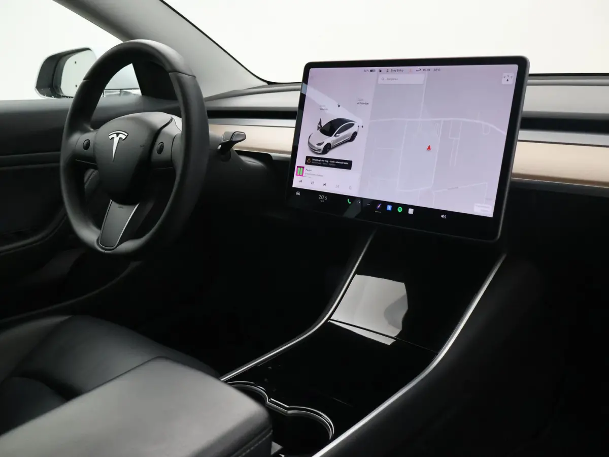 Standard RWD Plus 60 kWh + PANORAMA | LEDER | CAMERA