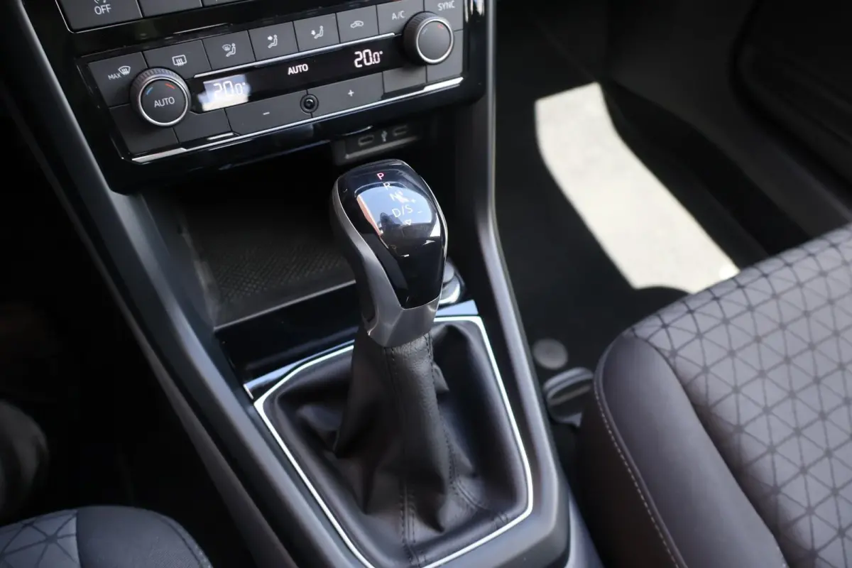 1.0 TSI 110pk DSG Life | Apple Carplay | PDC | Adaptive Cruise | Climate Control