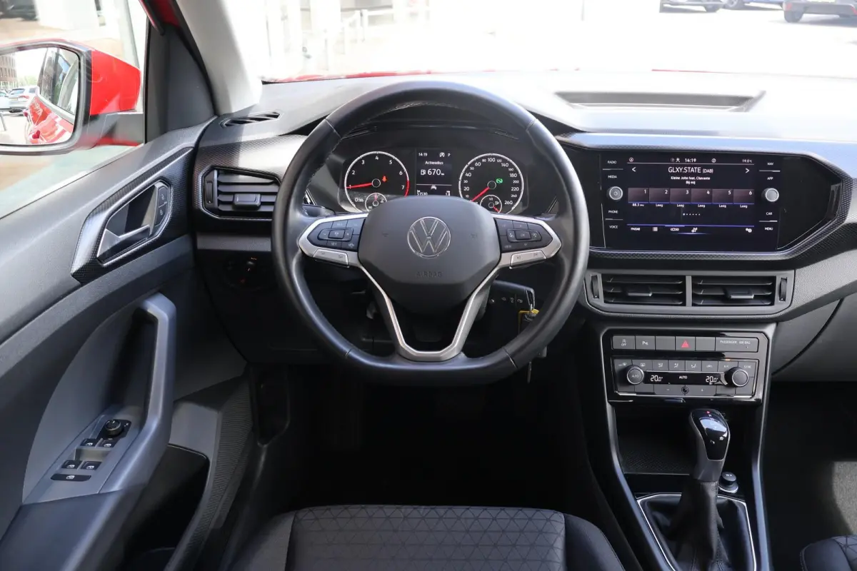1.0 TSI 110pk DSG Life | Apple Carplay | PDC | Adaptive Cruise | Climate Control