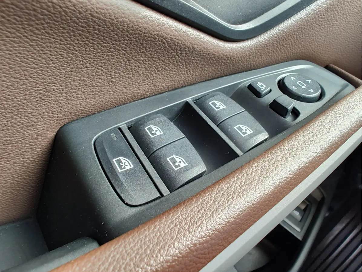 320e PHEV Orig NL. | Leder | Park Assist | Carplay/Android