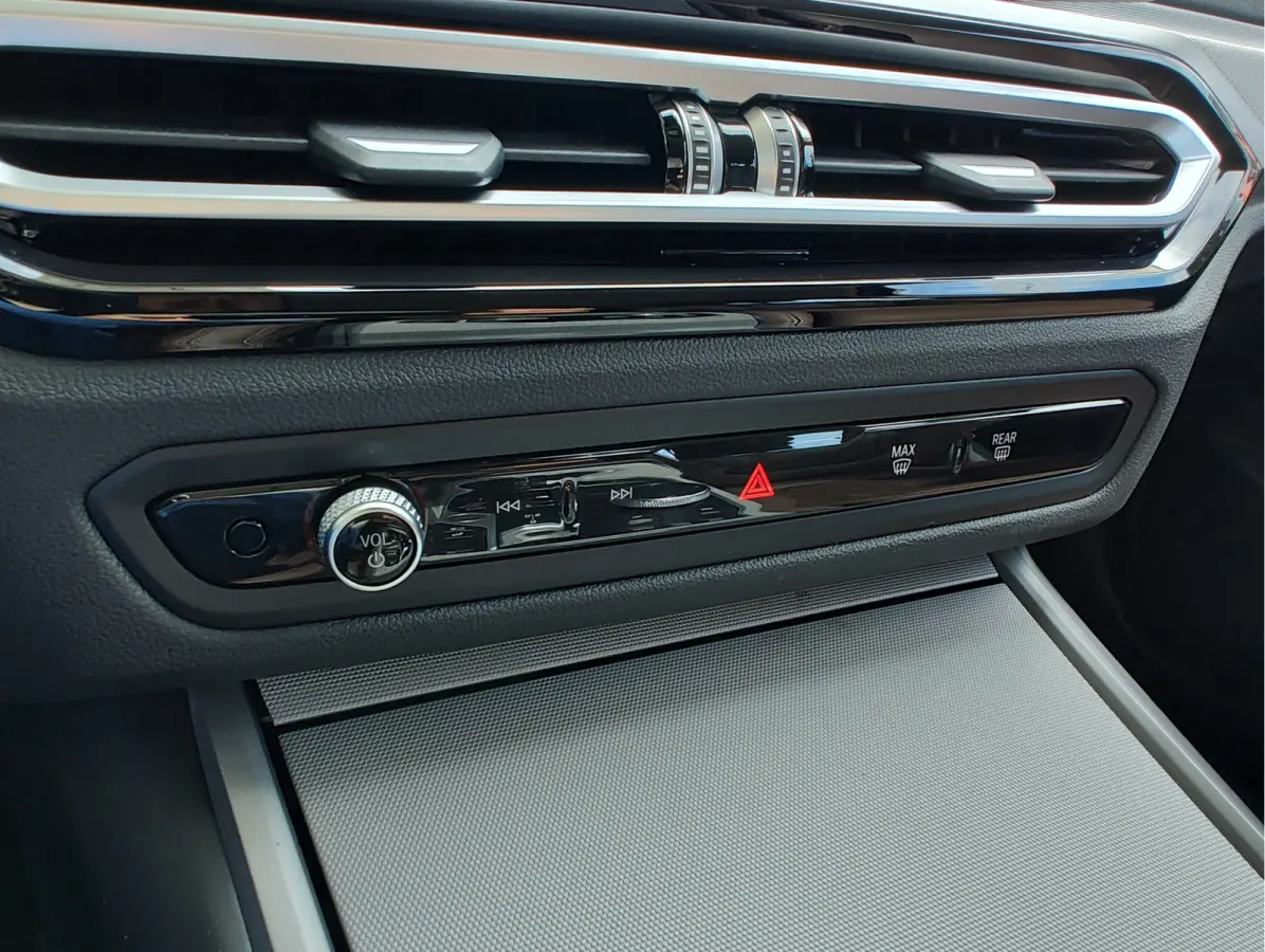 320e PHEV Orig NL. | Leder | Park Assist | Carplay/Android