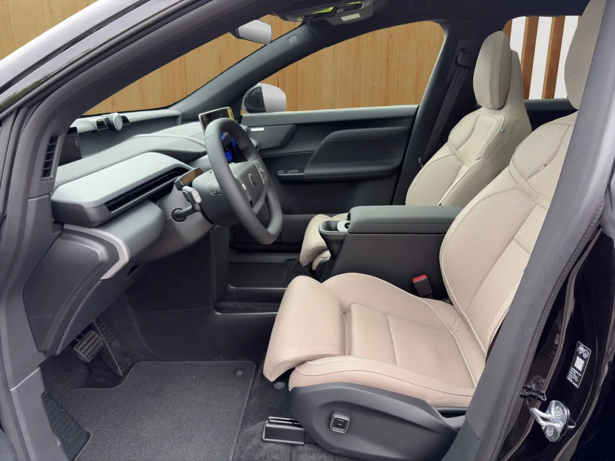 375 kW P10 electric Ultra AWD | BLIS | Stoel + Stuur Verwarming | Stoel Massage | 360 Camera | Pilot Assist | Panoramadak |