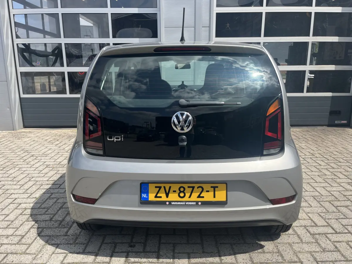 Up! 1.0 BMT move up! | Airco | NL Auto | Bluetooth | Elektrisch verstelbare spiegels | Onderhoudsboek compleet! | Automatische dimlichten / Lichtsensor |