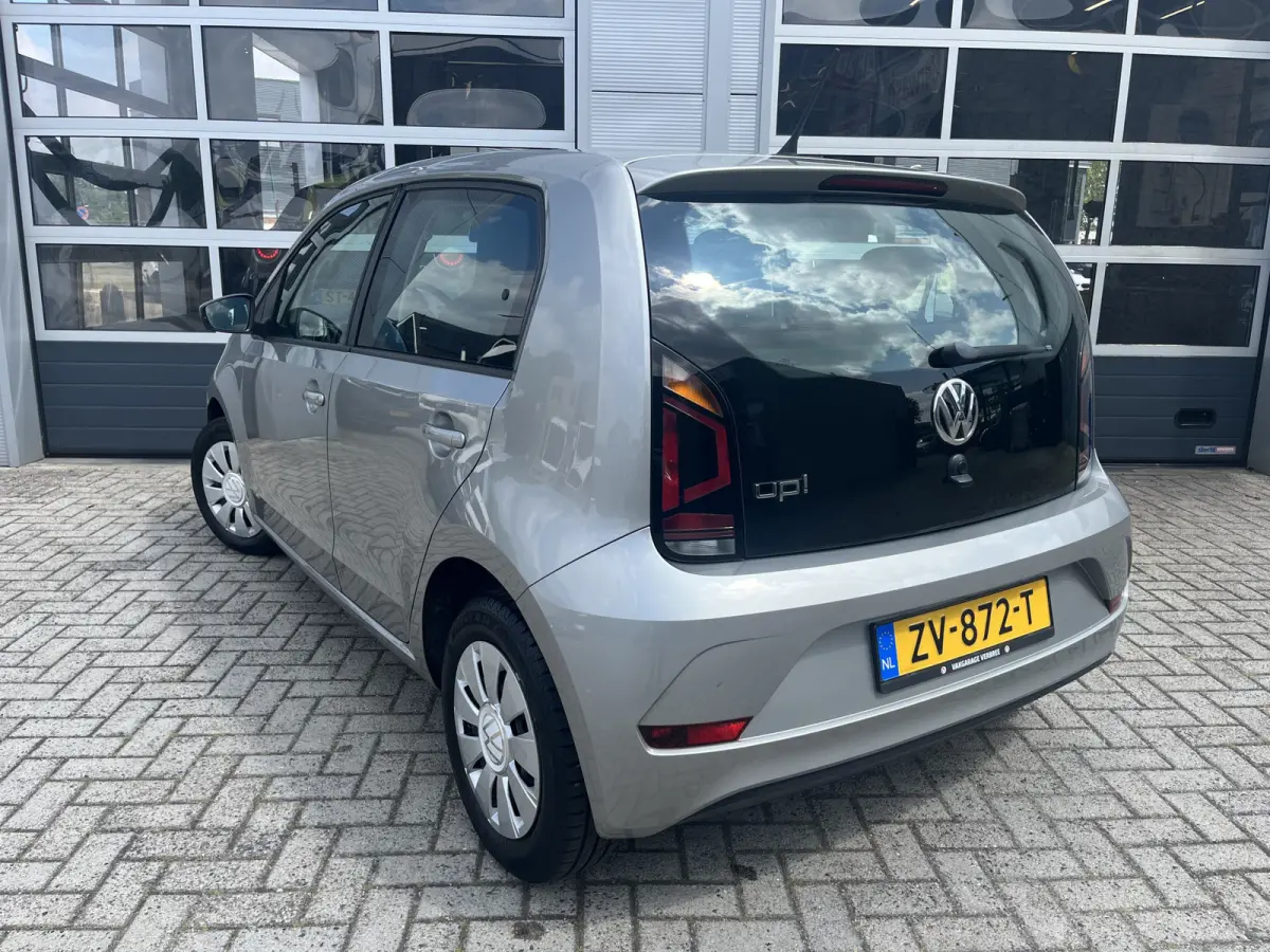 Up! 1.0 BMT move up! | Airco | NL Auto | Bluetooth | Elektrisch verstelbare spiegels | Onderhoudsboek compleet! | Automatische dimlichten / Lichtsensor |