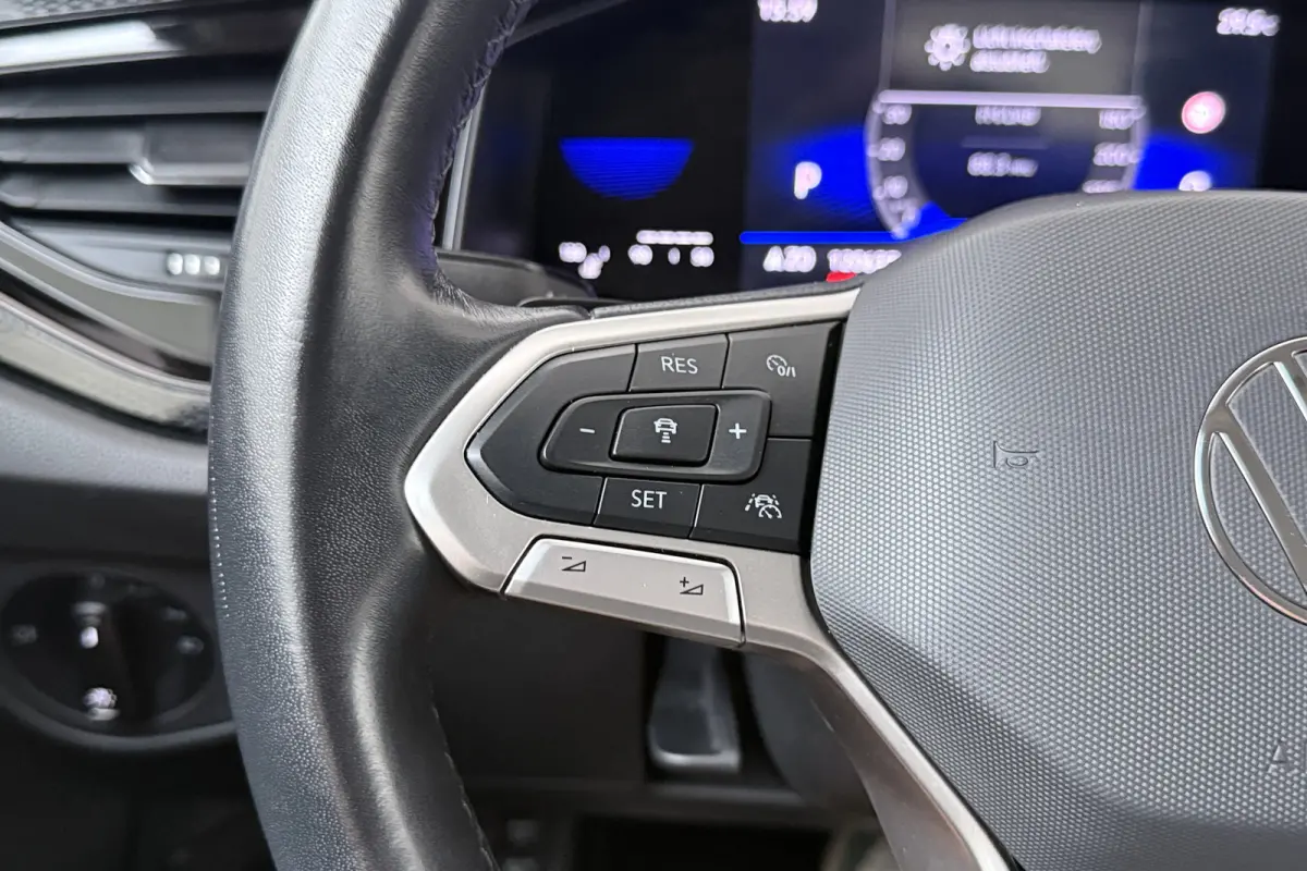 1.0 TSI 111 PK Aut. Business Carplay Adapt. Cruise Digi. Dash.