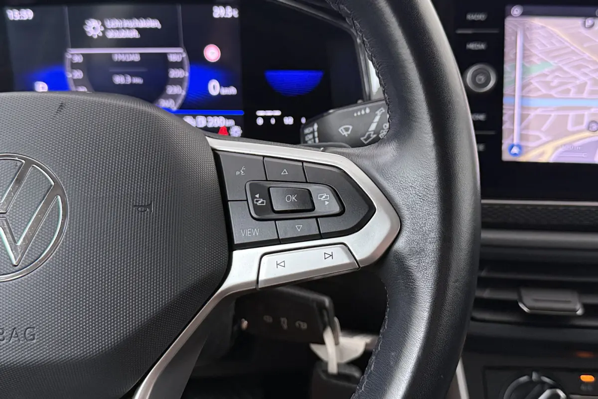 1.0 TSI 111 PK Aut. Business Carplay Adapt. Cruise Digi. Dash.