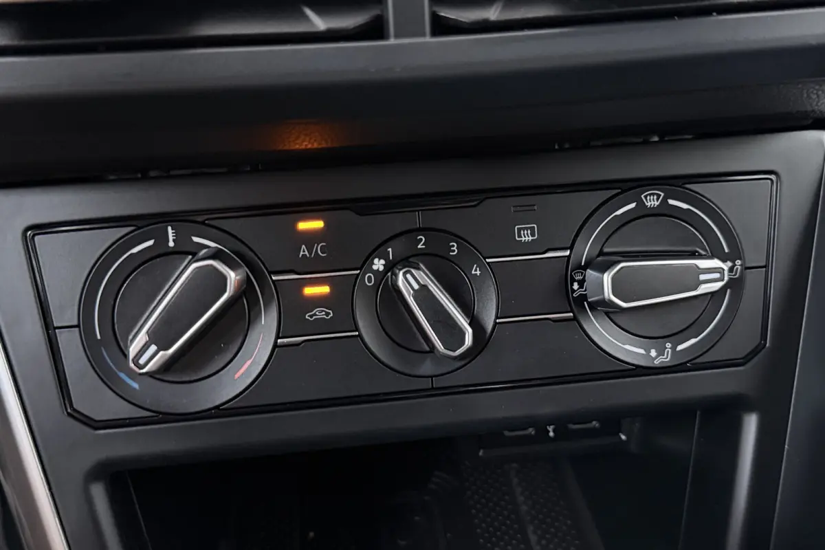 1.0 TSI 111 PK Aut. Business Carplay Adapt. Cruise Digi. Dash.