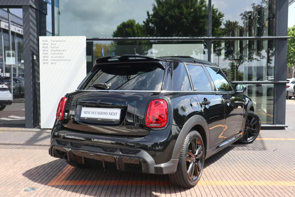 1.5 John Cooper Works | achteruitrijcamera | Adaptive Cruise Control | Panoramadak