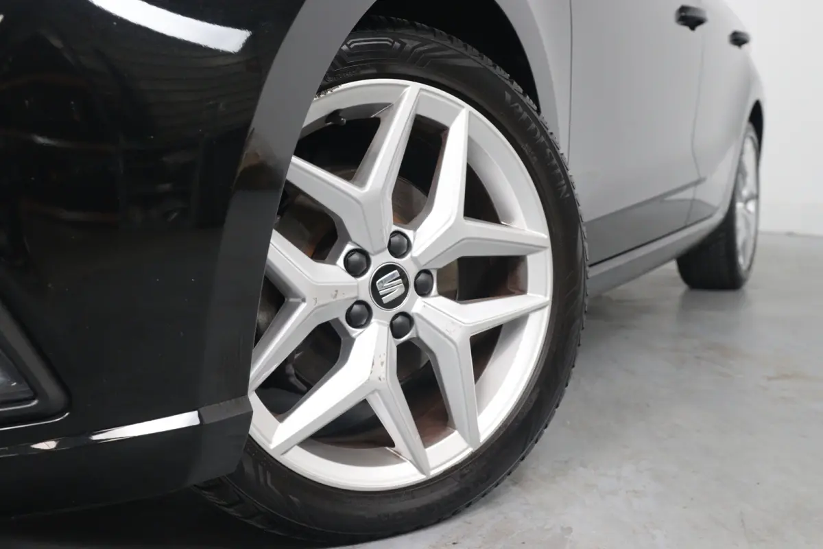 1.0 TSI FR Business Intense Plus | Open Dak | Virtual | LED | Navi | Cruise Adaptive | Stoelverwarming | Clima | Keyless | DAB | Parkeersensoren