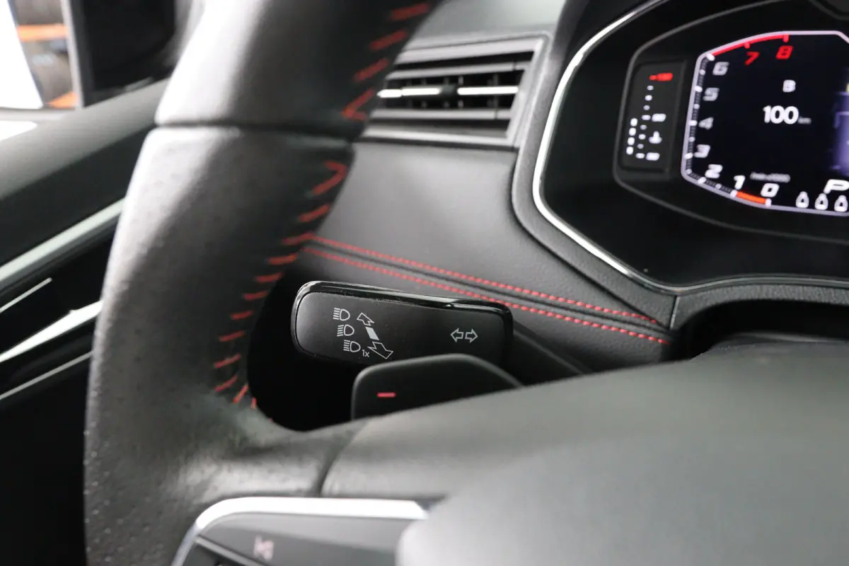 1.0 TSI FR Business Intense Plus | Open Dak | Virtual | LED | Navi | Cruise Adaptive | Stoelverwarming | Clima | Keyless | DAB | Parkeersensoren