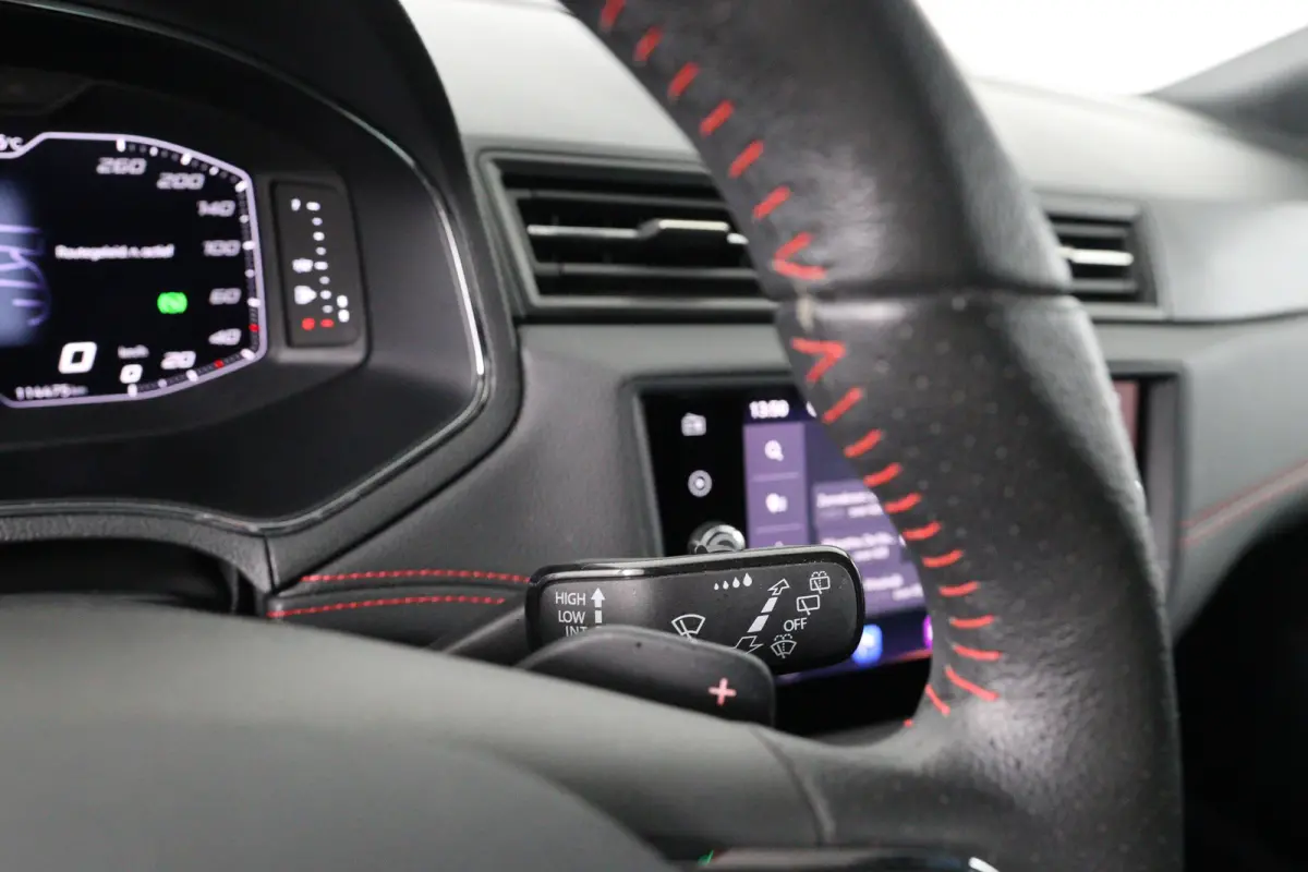 1.0 TSI FR Business Intense Plus | Open Dak | Virtual | LED | Navi | Cruise Adaptive | Stoelverwarming | Clima | Keyless | DAB | Parkeersensoren