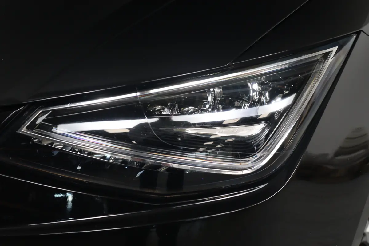 1.0 TSI FR Business Intense Plus | Open Dak | Virtual | LED | Navi | Cruise Adaptive | Stoelverwarming | Clima | Keyless | DAB | Parkeersensoren