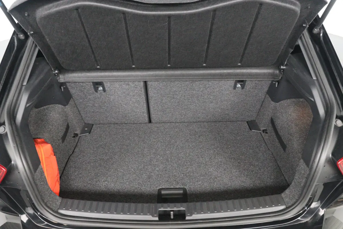 1.0 TSI FR Business Intense Plus | Open Dak | Virtual | LED | Navi | Cruise Adaptive | Stoelverwarming | Clima | Keyless | DAB | Parkeersensoren