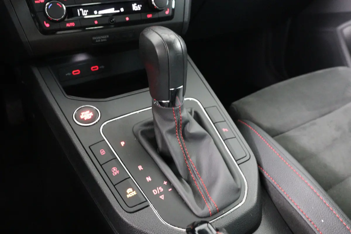 1.0 TSI FR Business Intense Plus | Open Dak | Virtual | LED | Navi | Cruise Adaptive | Stoelverwarming | Clima | Keyless | DAB | Parkeersensoren