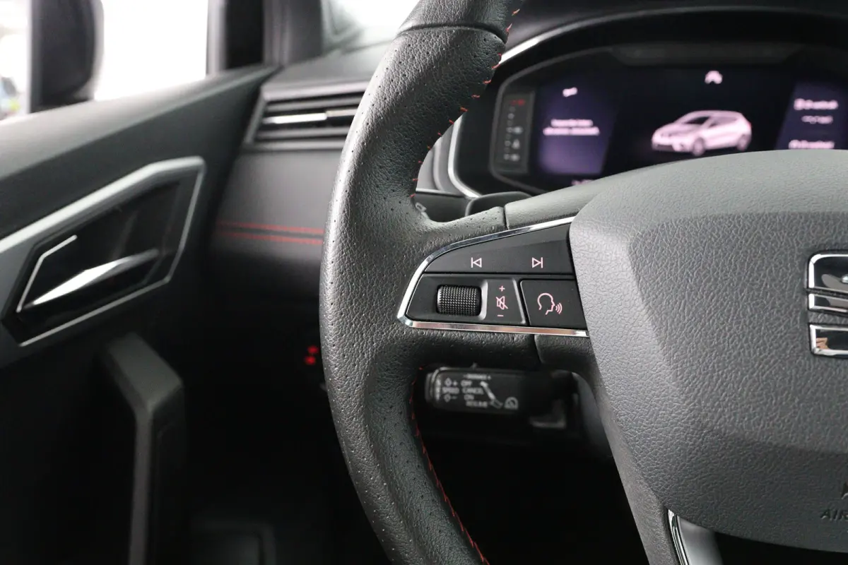 1.0 TSI FR Business Intense Plus | Open Dak | Virtual | LED | Navi | Cruise Adaptive | Stoelverwarming | Clima | Keyless | DAB | Parkeersensoren