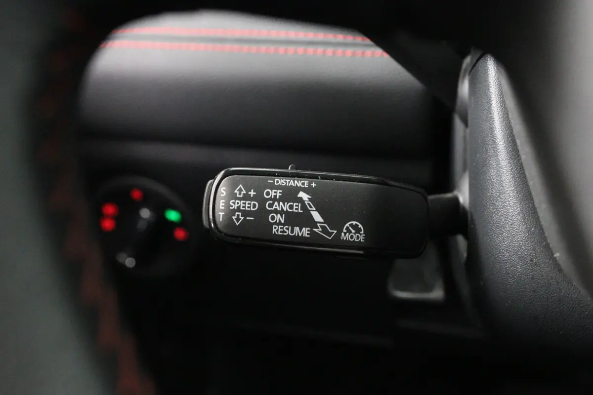 1.0 TSI FR Business Intense Plus | Open Dak | Virtual | LED | Navi | Cruise Adaptive | Stoelverwarming | Clima | Keyless | DAB | Parkeersensoren