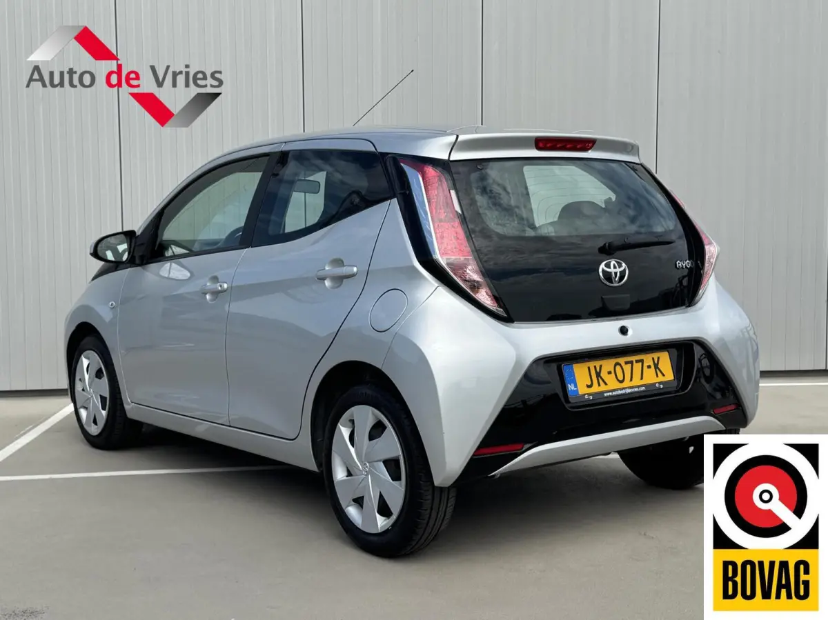 1.0 VVT-i x-play|Automaat|NL-Auto|Camera