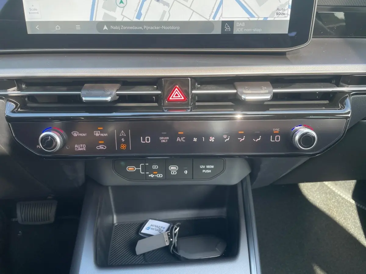 1.6 GDi Hybrid DynamicPlusLine | Navigatie | Climate control | Elektrische bestuurders stoel | Schuif/kantel dak | Elektrische achterklep | DEMO