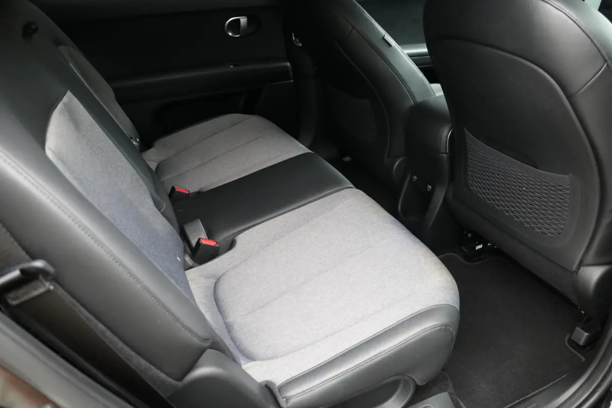 Style 58 kWh AdaptiveCruise Warmtepomp Camera AppleCarplay Leder/Stof SOH 100% 79000KM BJ2021