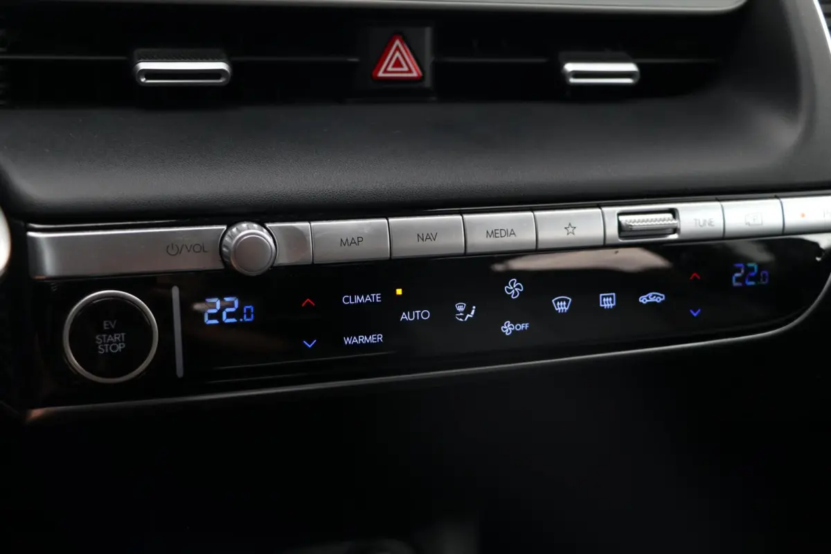 Style 58 kWh AdaptiveCruise Warmtepomp Camera AppleCarplay Leder/Stof SOH 100% 79000KM BJ2021