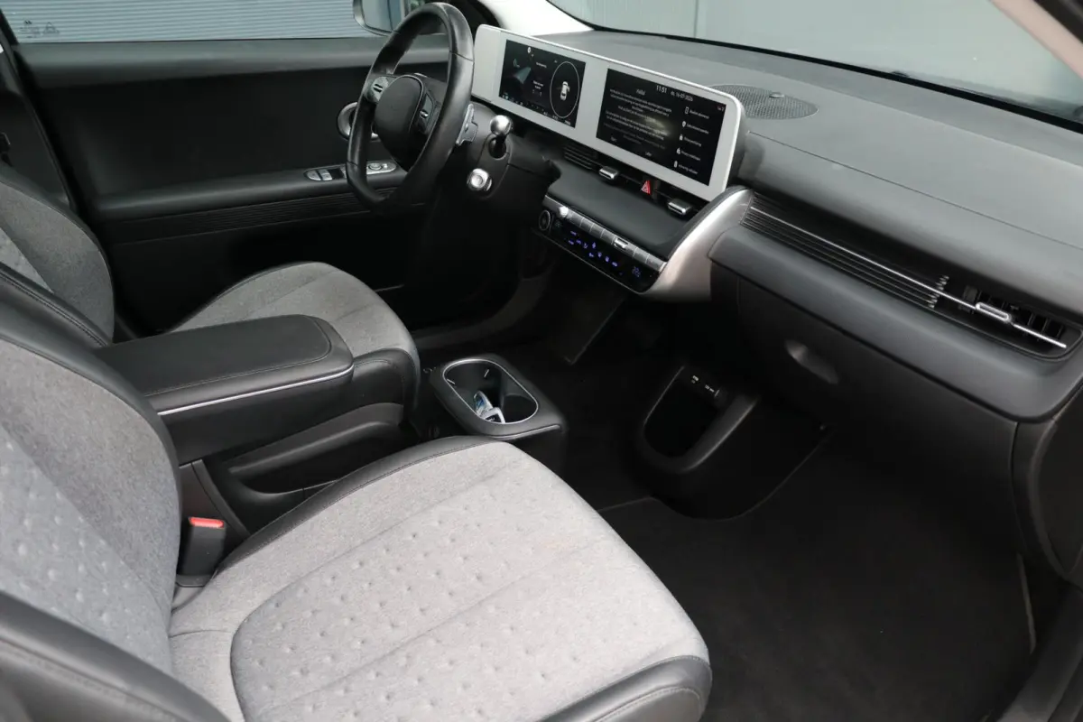 Style 58 kWh AdaptiveCruise Warmtepomp Camera AppleCarplay Leder/Stof SOH 100% 79000KM BJ2021