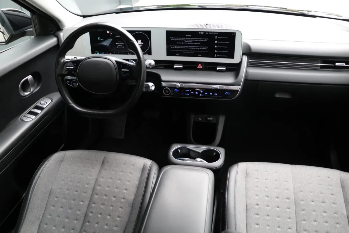 Style 58 kWh AdaptiveCruise Warmtepomp Camera AppleCarplay Leder/Stof SOH 100% 79000KM BJ2021
