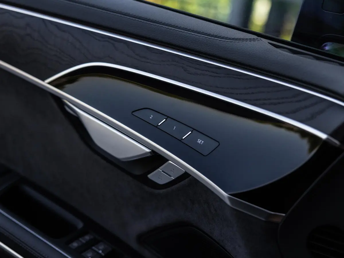 60 TFSI e quattro 462 PK | S-line l Adaptive Cruise Control l Panoramadak l Bang & Olufsen Premium 3D l Elektr. voorstoelen geheugen l Stoelventilatie/massage voorin l Head-up display l 360 
