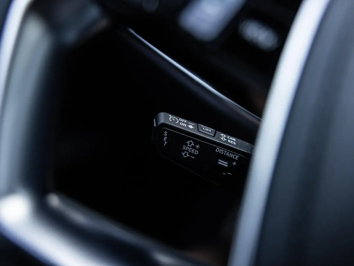 60 TFSI e quattro 462 PK | S-line l Adaptive Cruise Control l Panoramadak l Bang & Olufsen Premium 3D l Elektr. voorstoelen geheugen l Stoelventilatie/massage voorin l Head-up display l 360 