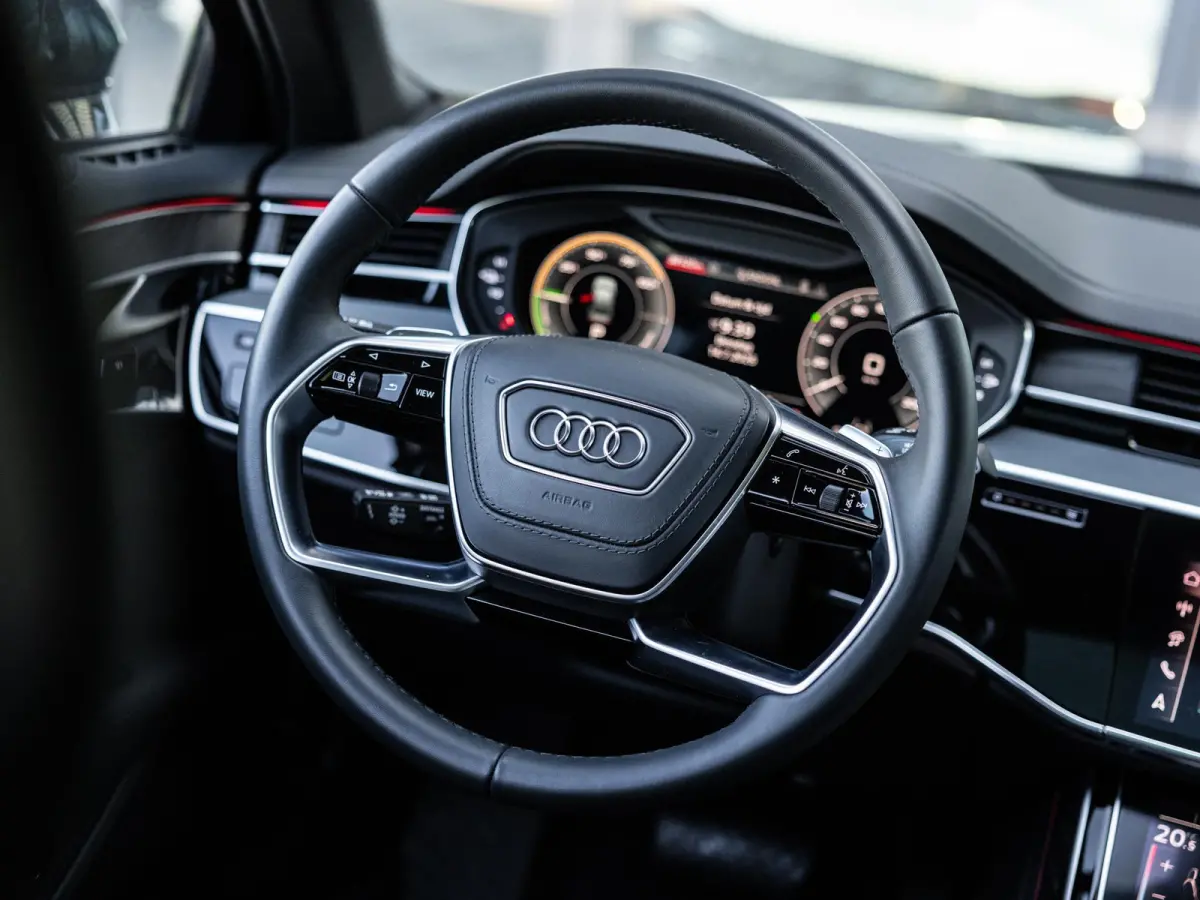 60 TFSI e quattro 462 PK | S-line l Adaptive Cruise Control l Panoramadak l Bang & Olufsen Premium 3D l Elektr. voorstoelen geheugen l Stoelventilatie/massage voorin l Head-up display l 360 