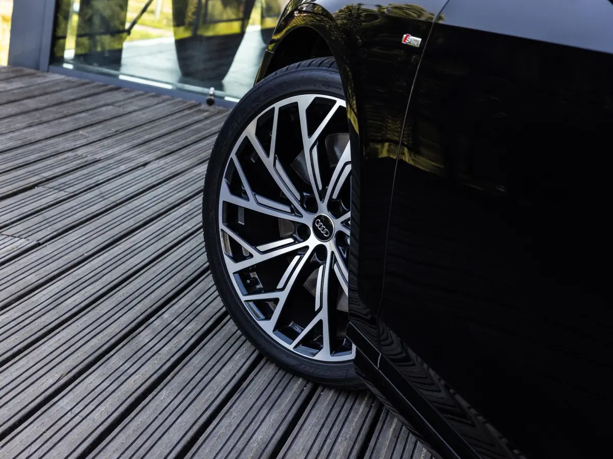 60 TFSI e quattro 462 PK | S-line l Adaptive Cruise Control l Panoramadak l Bang & Olufsen Premium 3D l Elektr. voorstoelen geheugen l Stoelventilatie/massage voorin l Head-up display l 360 