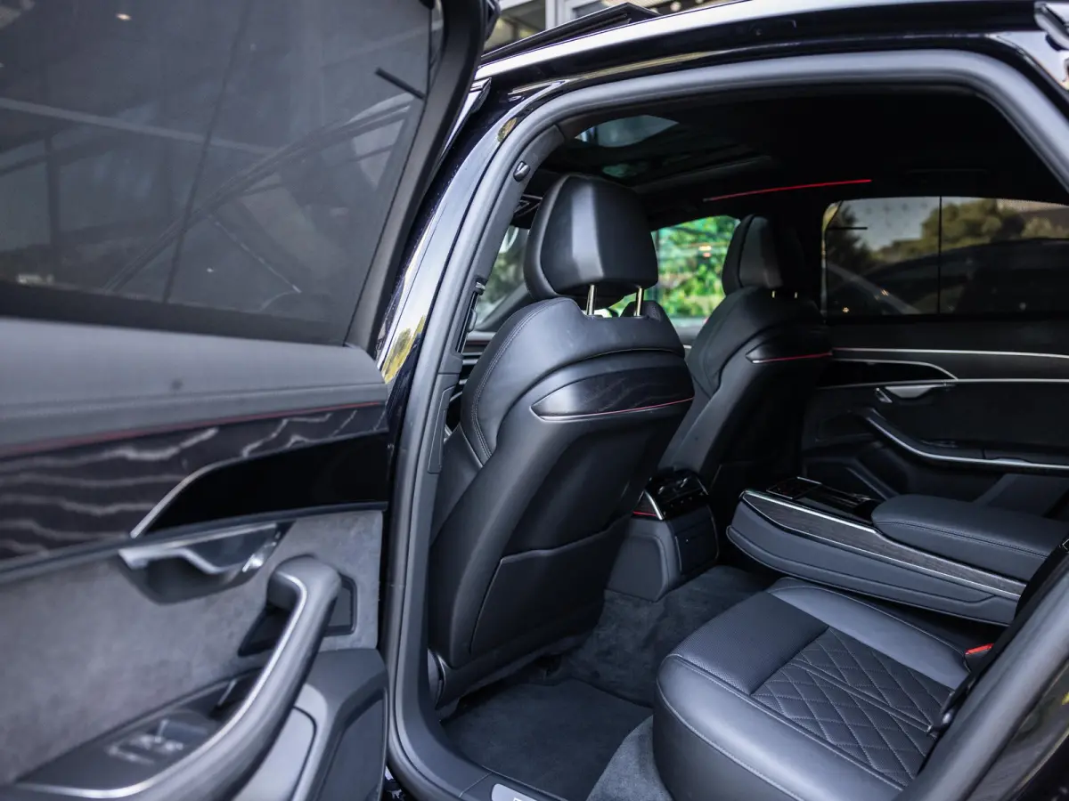 60 TFSI e quattro 462 PK | S-line l Adaptive Cruise Control l Panoramadak l Bang & Olufsen Premium 3D l Elektr. voorstoelen geheugen l Stoelventilatie/massage voorin l Head-up display l 360 