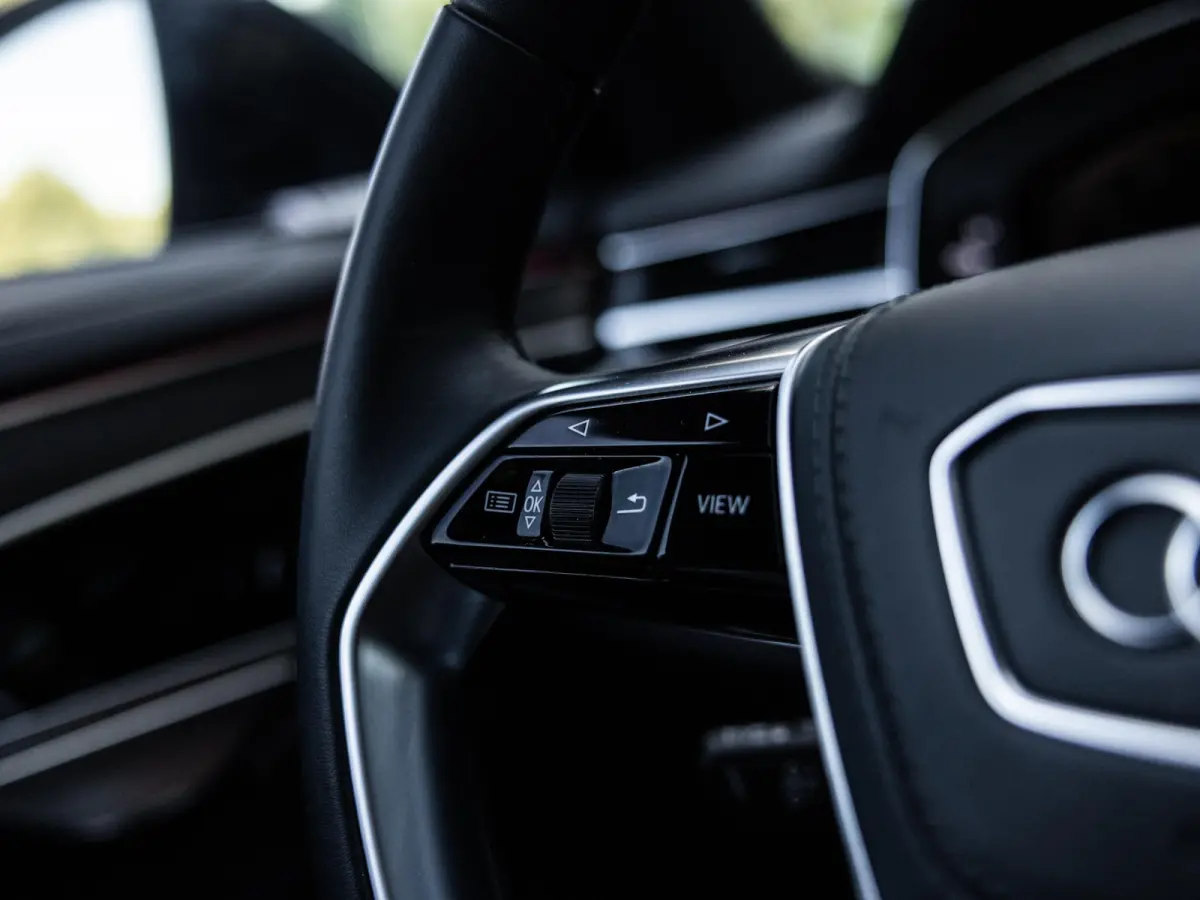 60 TFSI e quattro 462 PK | S-line l Adaptive Cruise Control l Panoramadak l Bang & Olufsen Premium 3D l Elektr. voorstoelen geheugen l Stoelventilatie/massage voorin l Head-up display l 360 
