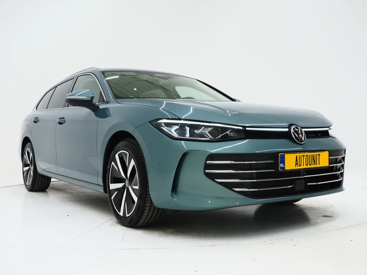 1.5 eHybrid Elegance | Panoramadak | Leder/Alcantara | Massage | Trekhaak | HUD | Keyless | Sfeerlicht