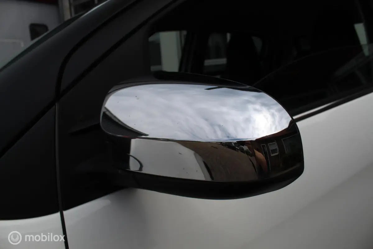 1.0-12V VTi 69PK *5-DEURS* *Nieuw Model* *Shine/Allure* *AUTOMAAT* *AIRCONDITIONING* *LEDVERLICHTING* *GROOT ORIGINEEL ENTERTAINMENTSCHERM* *ACHTERUITRIJCAMERA* *BLUETOOTH MEDIA INTERFACE/ST