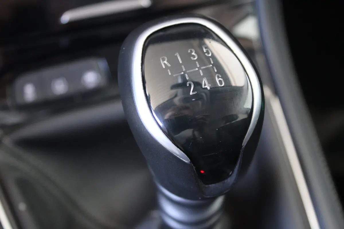 1.2 Turbo Innovation | Afneembare trekhaak | 360 camera | Elektrische achterklep | Climate control |