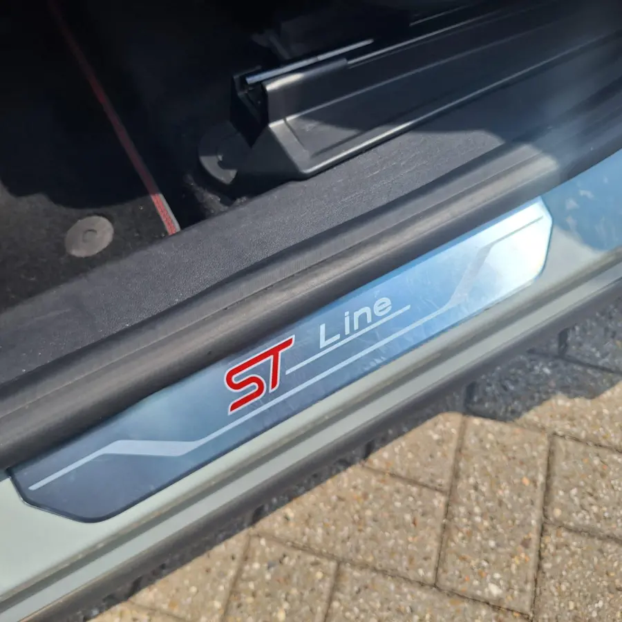 1.0 EcoBoost ST-Line X Facelift! | Automaat | Adaptive Cruise Control | 360" Camera | Elekt Achterklep | BLIS | Draadloze Carplay/Android auto | B&O | Draadloos Laden |