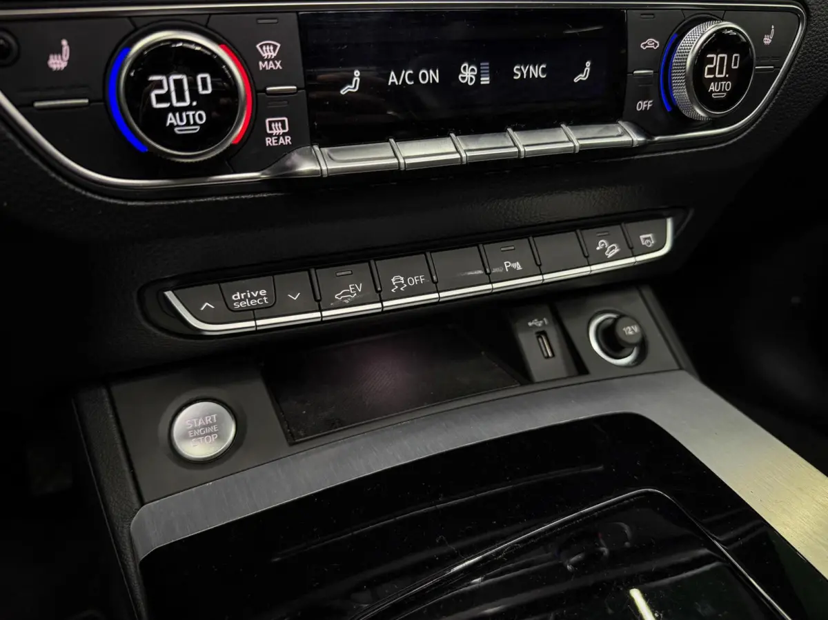 55 TFSI e S-Line Head-up | Keyless | Pano