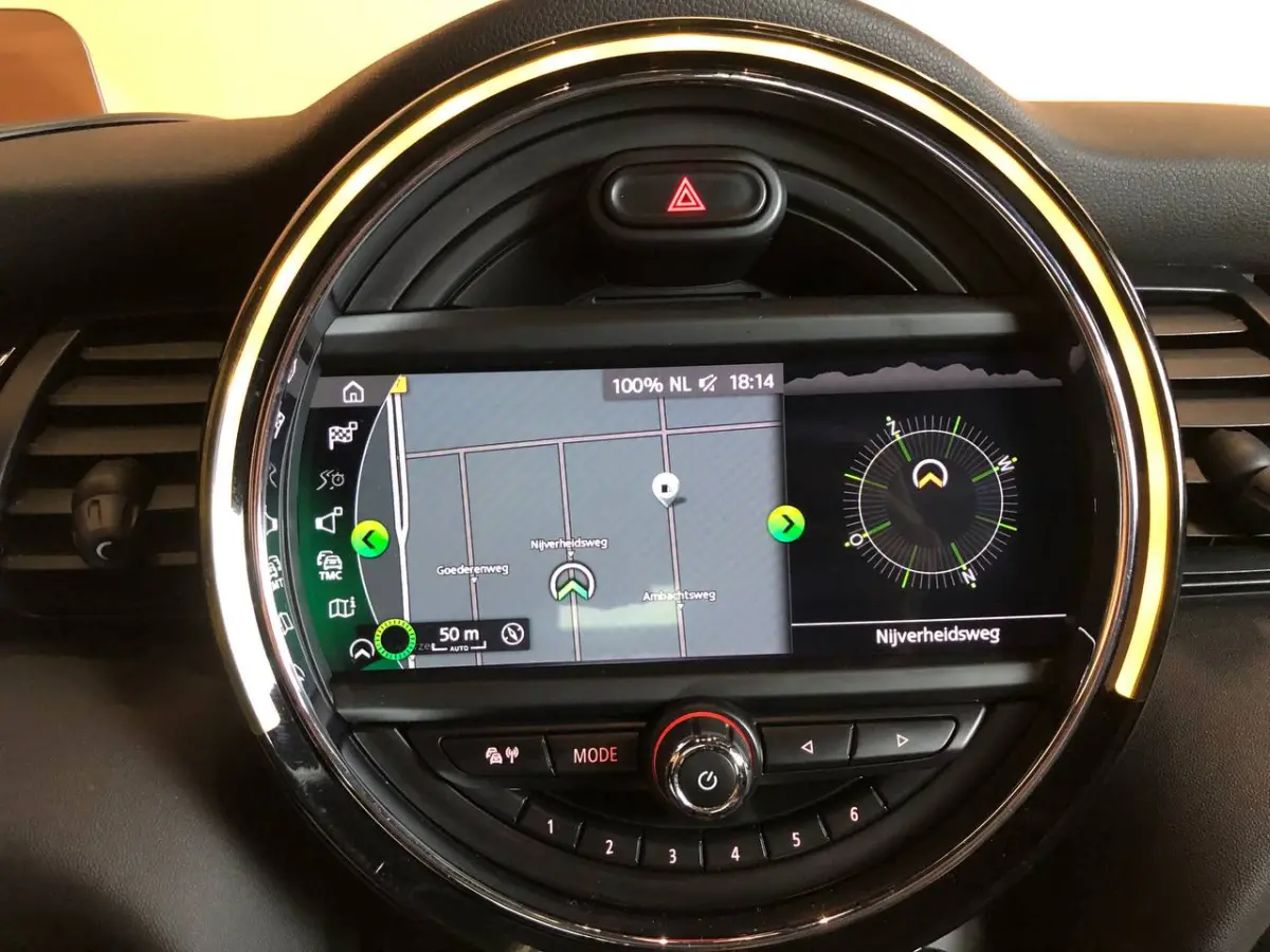 1.5 Cooper 60 Years Edition NL auto sportstoelen | leer | navi | led | harman kardon | pano dak | head up | dealer onderhouden