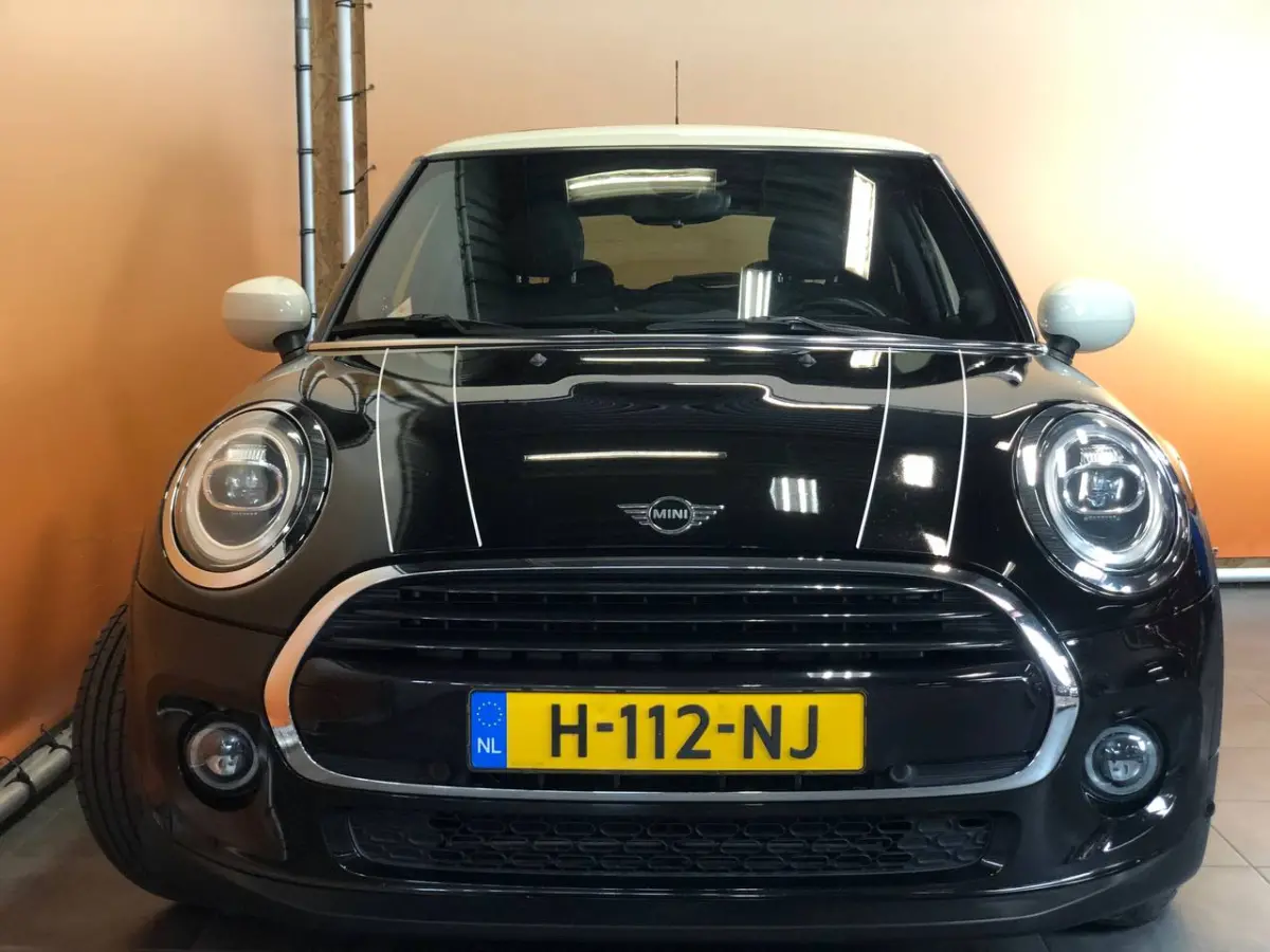 1.5 Cooper 60 Years Edition NL auto sportstoelen | leer | navi | led | harman kardon | pano dak | head up | dealer onderhouden
