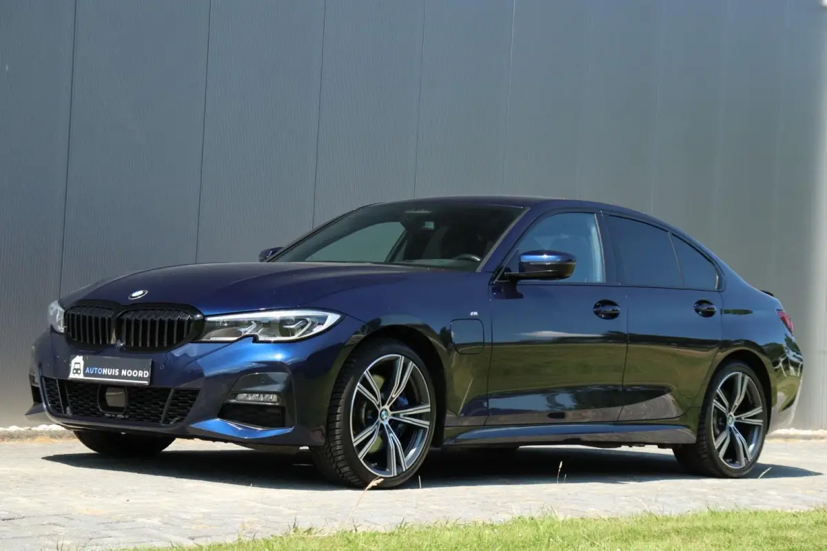 330e / 292PK! / M-Sport / Laser / Head-UP / ACC / H&K / 19"!
