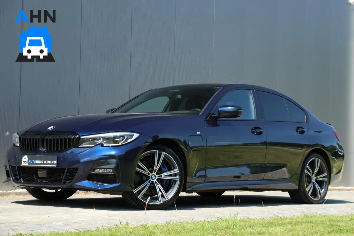 330e / 292PK! / M-Sport / Laser / Head-UP / ACC / H&K / 19"!