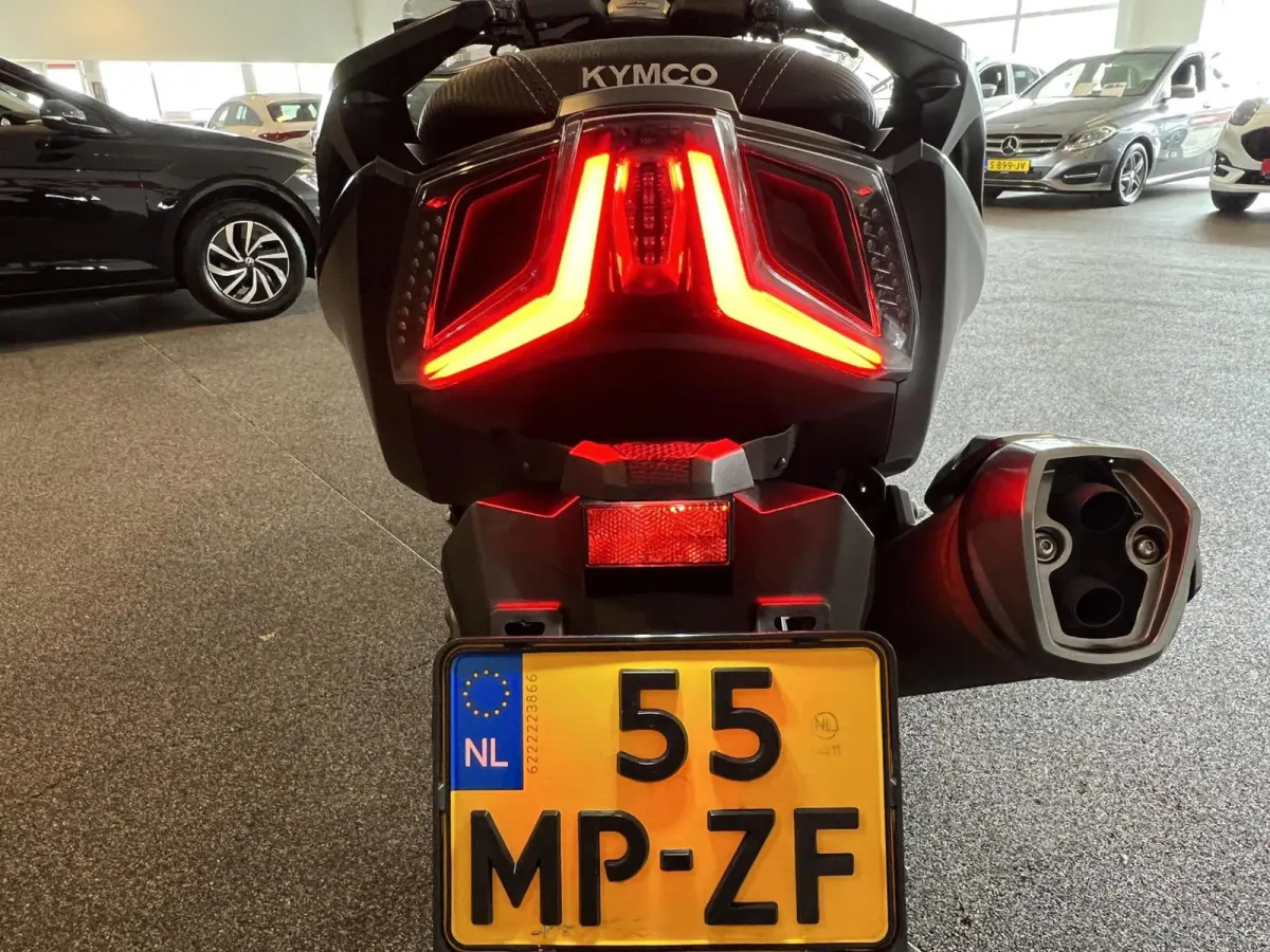 Scooter BEENKLEED, ALARM, NOEDOO SYSTEEM