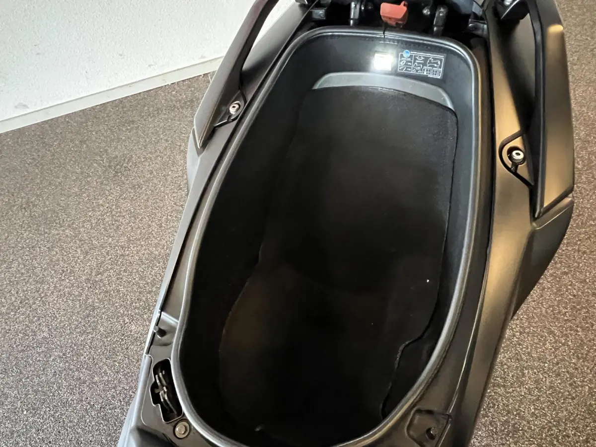 Scooter BEENKLEED, ALARM, NOEDOO SYSTEEM