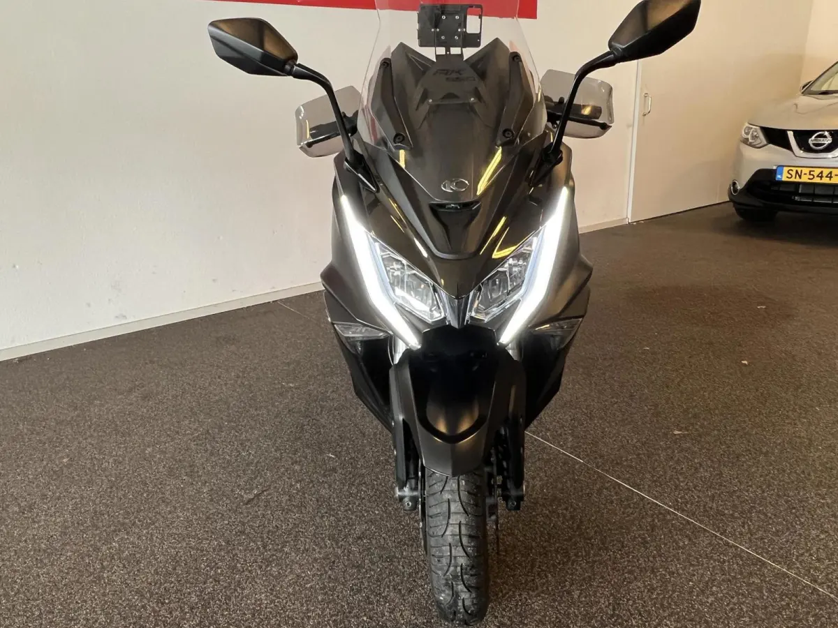 Scooter BEENKLEED, ALARM, NOEDOO SYSTEEM