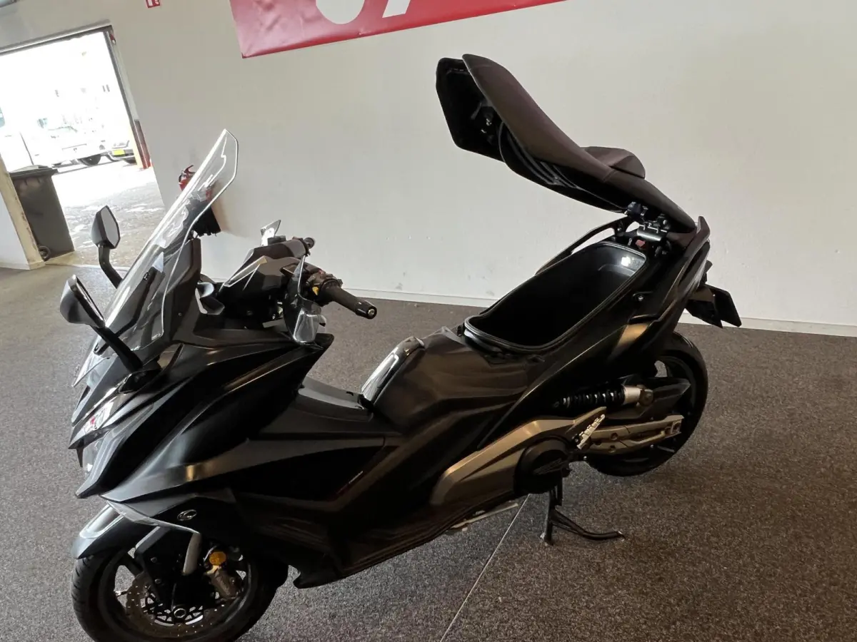 Scooter BEENKLEED, ALARM, NOEDOO SYSTEEM